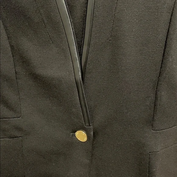 Anne Klein Black Blazer with beautiful princess collar & leather look trim. - Picture 4 of 10